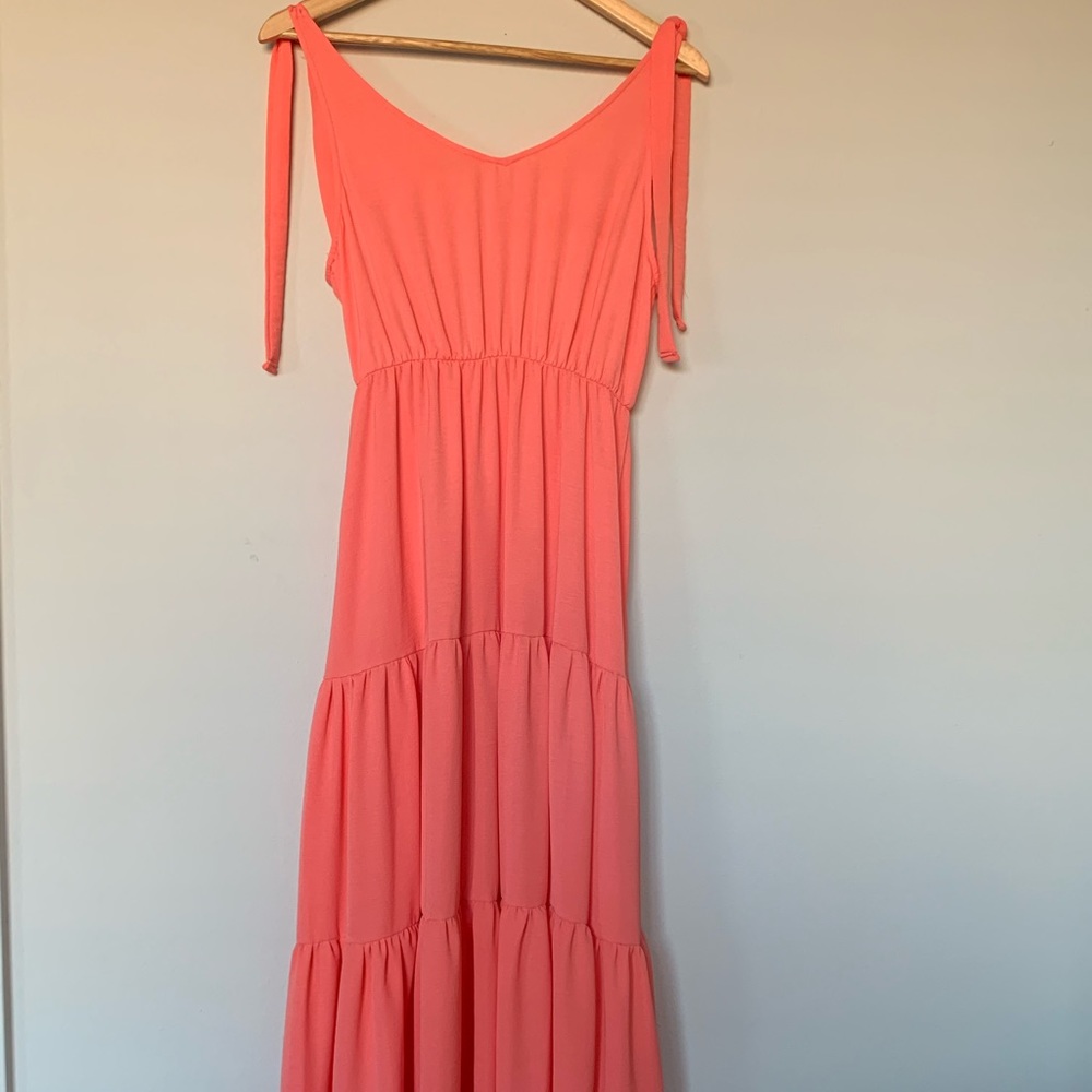 EVERLY Maxi Dress Size M in Coral - Picture 1 of 4